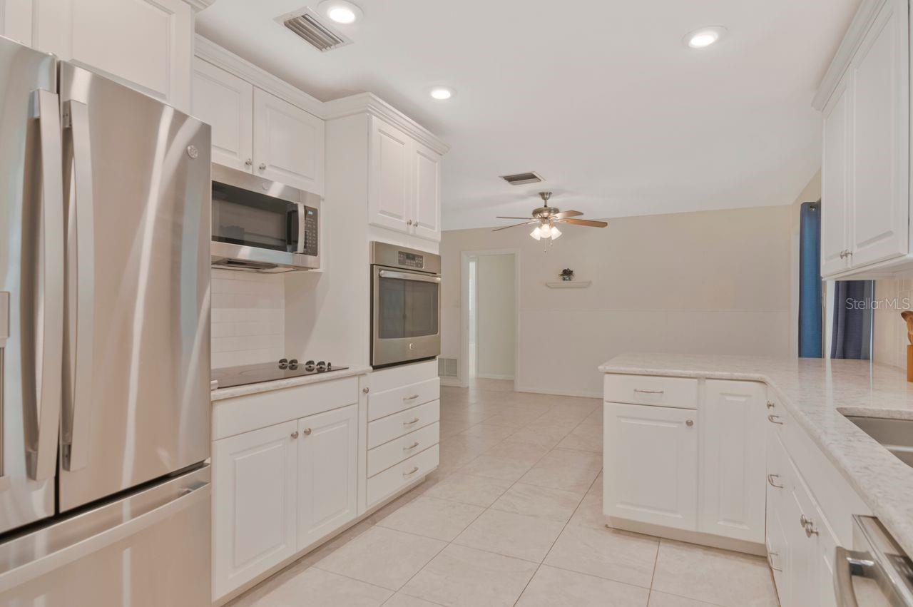 1113 GLENMOOR CT — photo 10