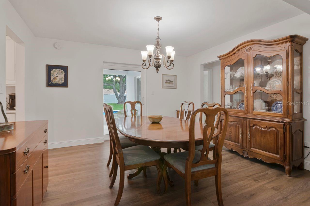 1113 GLENMOOR CT — photo 8