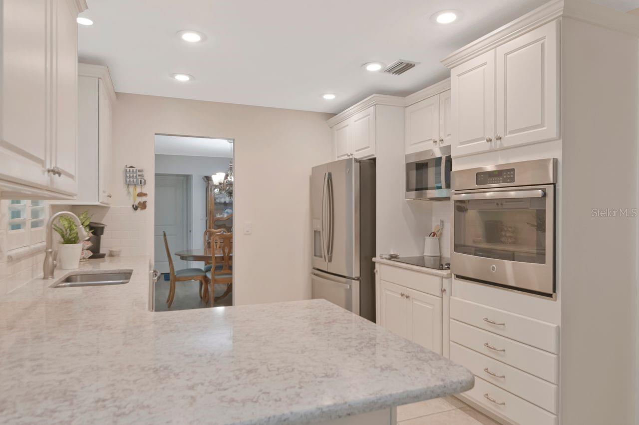1113 GLENMOOR CT — photo 13