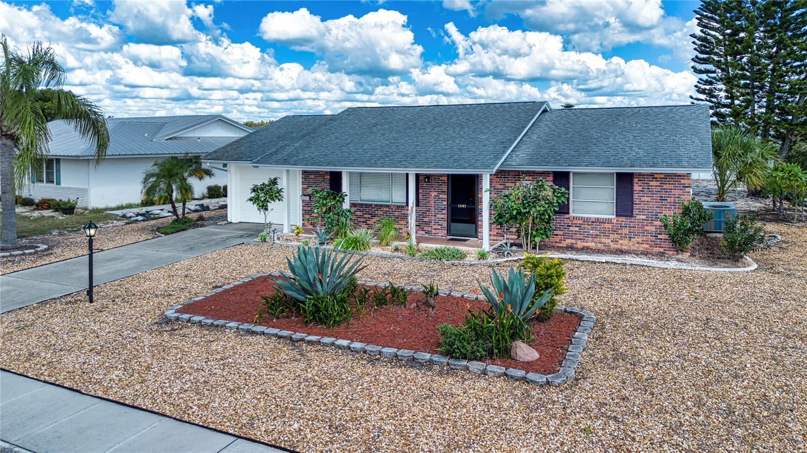1507 N LAKE DR — photo 3