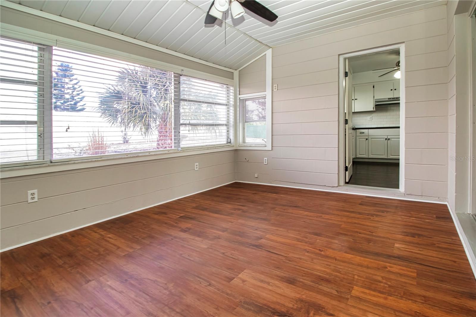 1507 N LAKE DR — photo 13