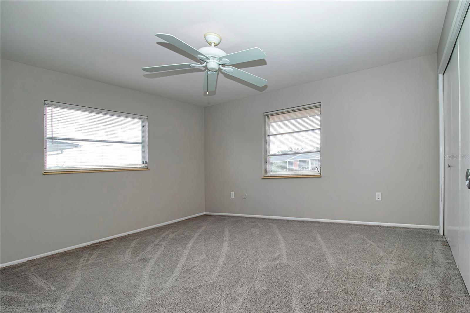 1507 N LAKE DR — photo 18