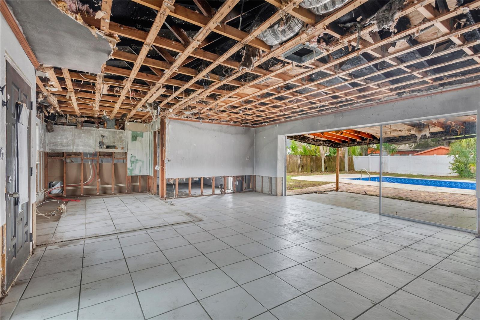 6320 FAIRWAY BLVD — photo 4