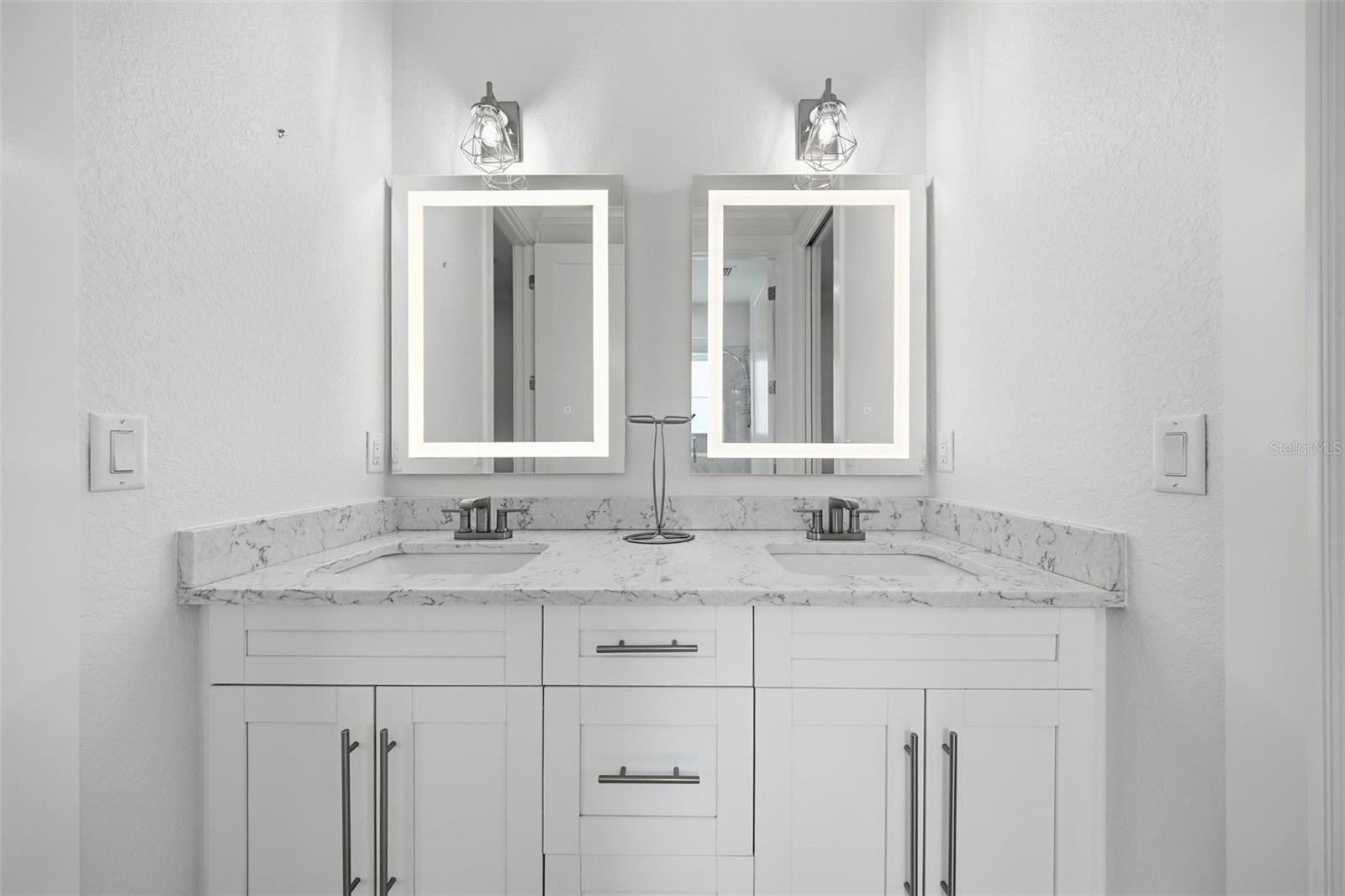 4835 W BAY VILLA AVE — photo 43
