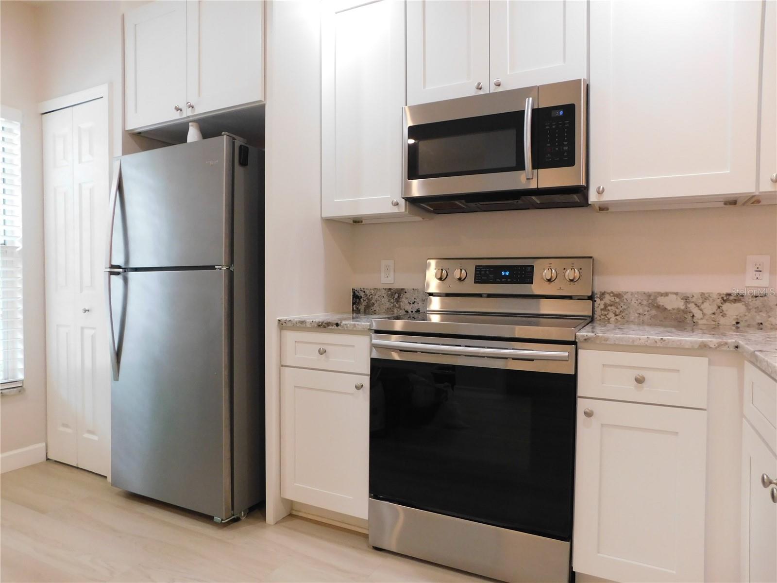 8660 HUNTERS KEY CIR — photo 5