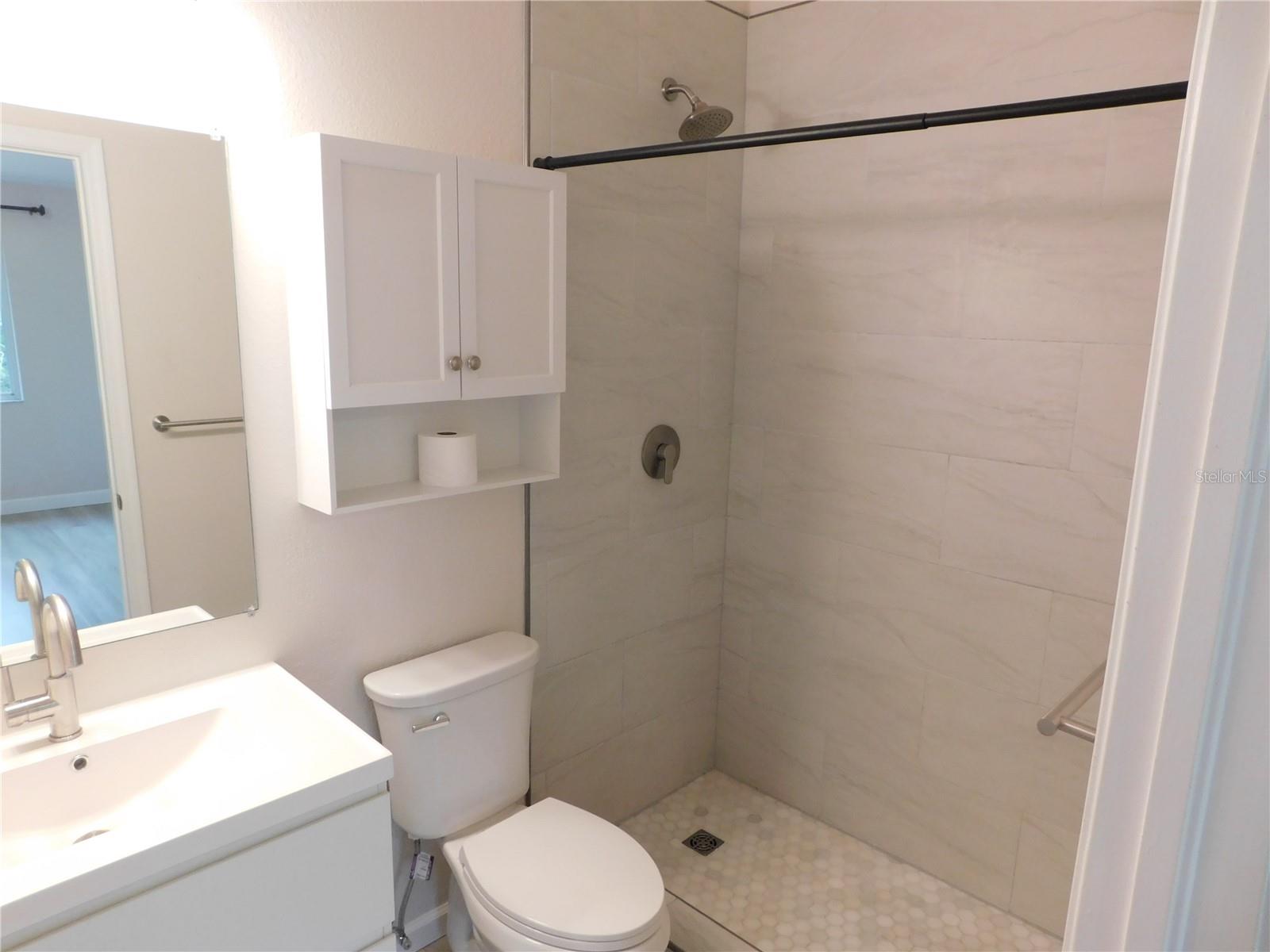 8660 HUNTERS KEY CIR — photo 17