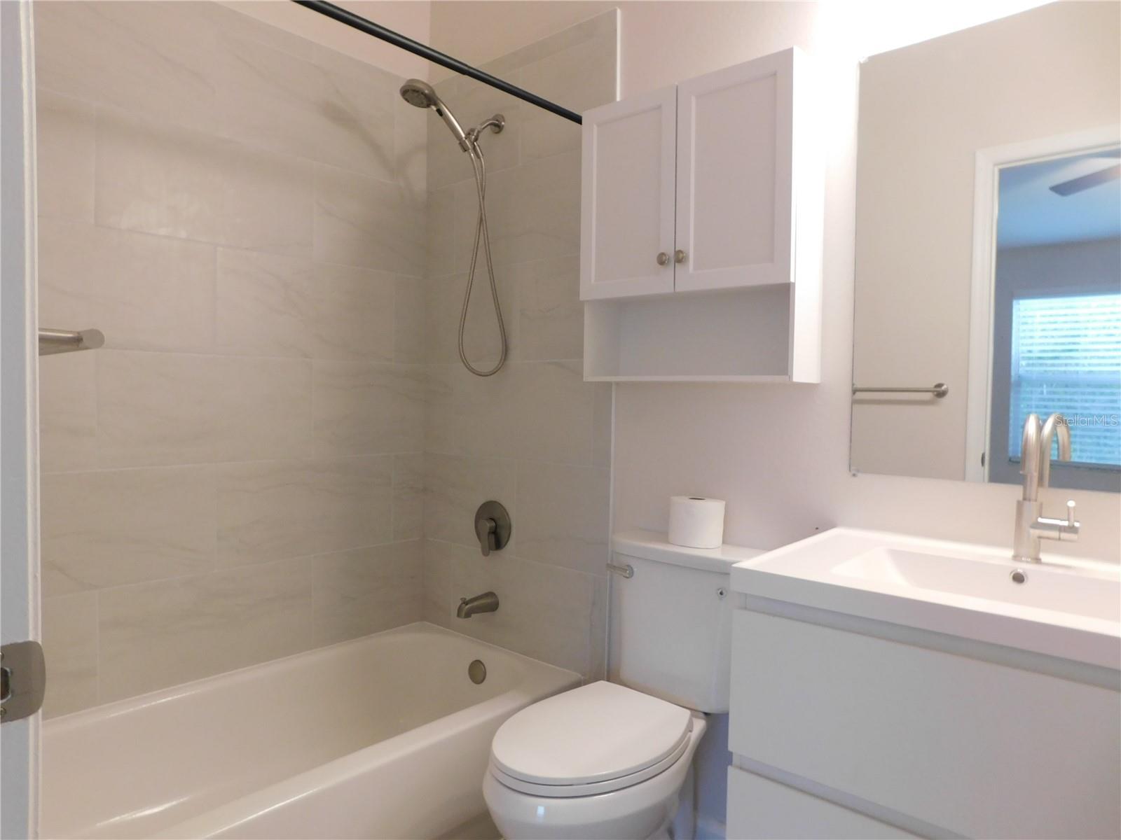 8660 HUNTERS KEY CIR — photo 21