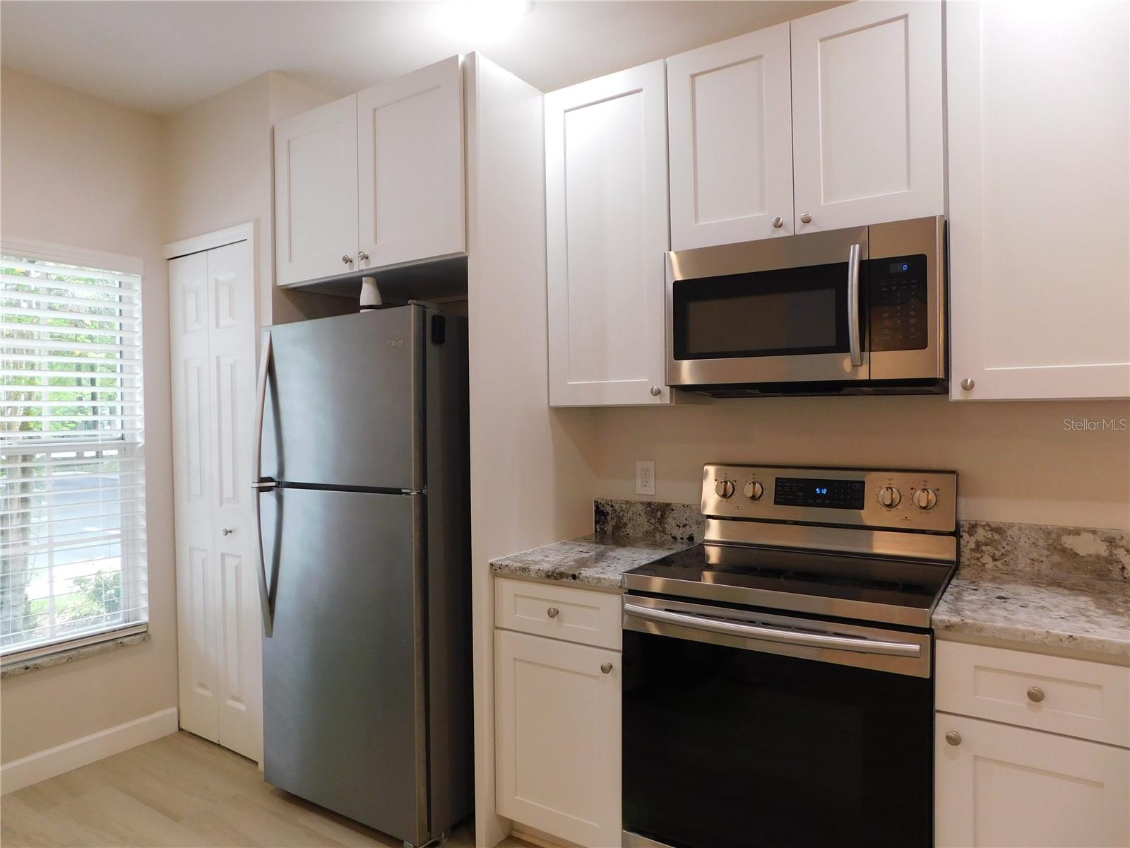 8660 HUNTERS KEY CIR — photo 3
