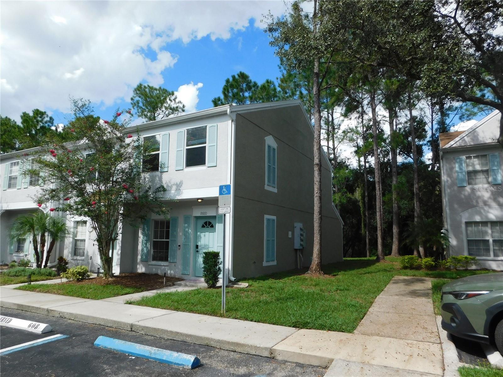 8660 HUNTERS KEY CIR — photo 2