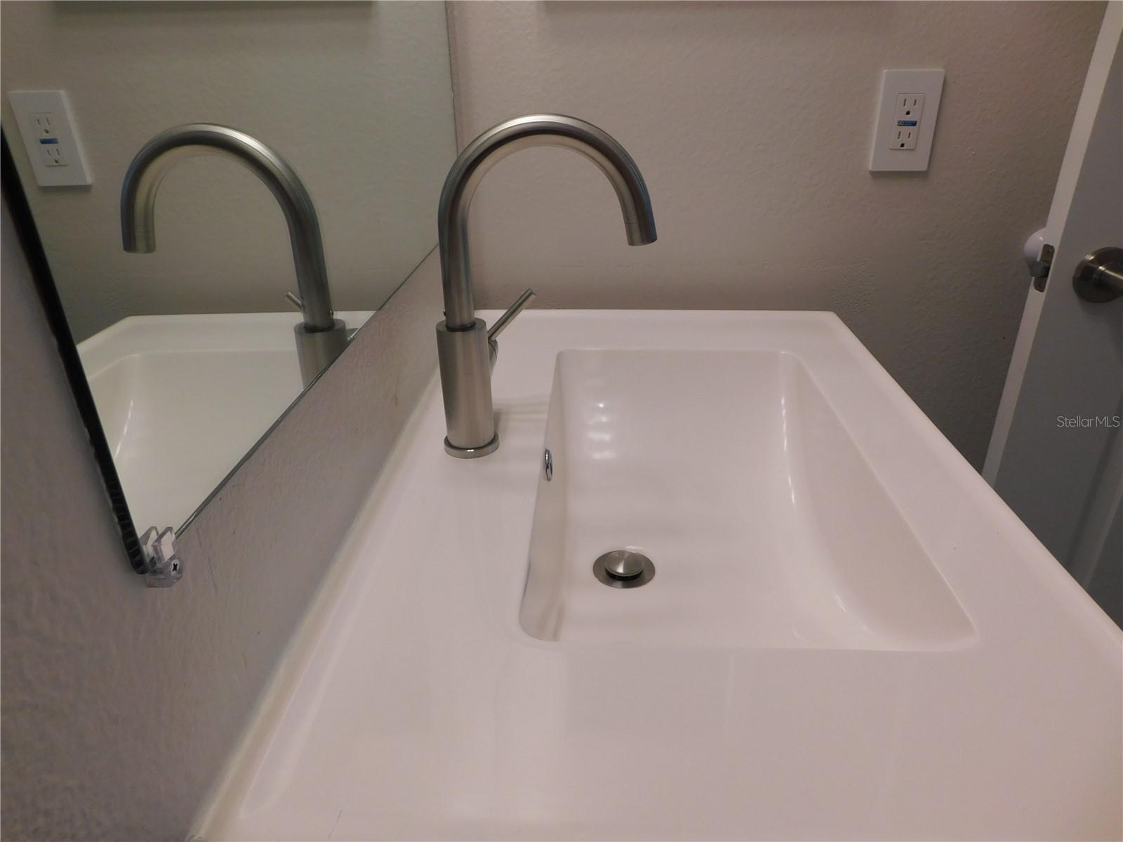 8660 HUNTERS KEY CIR — photo 22