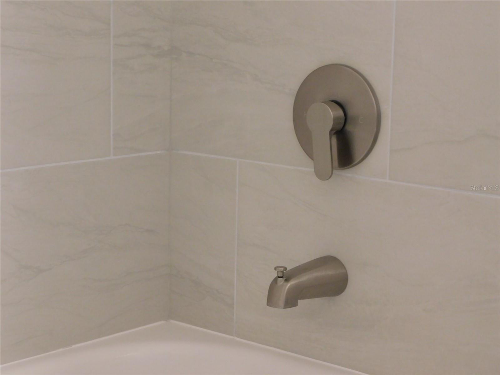 8660 HUNTERS KEY CIR — photo 23