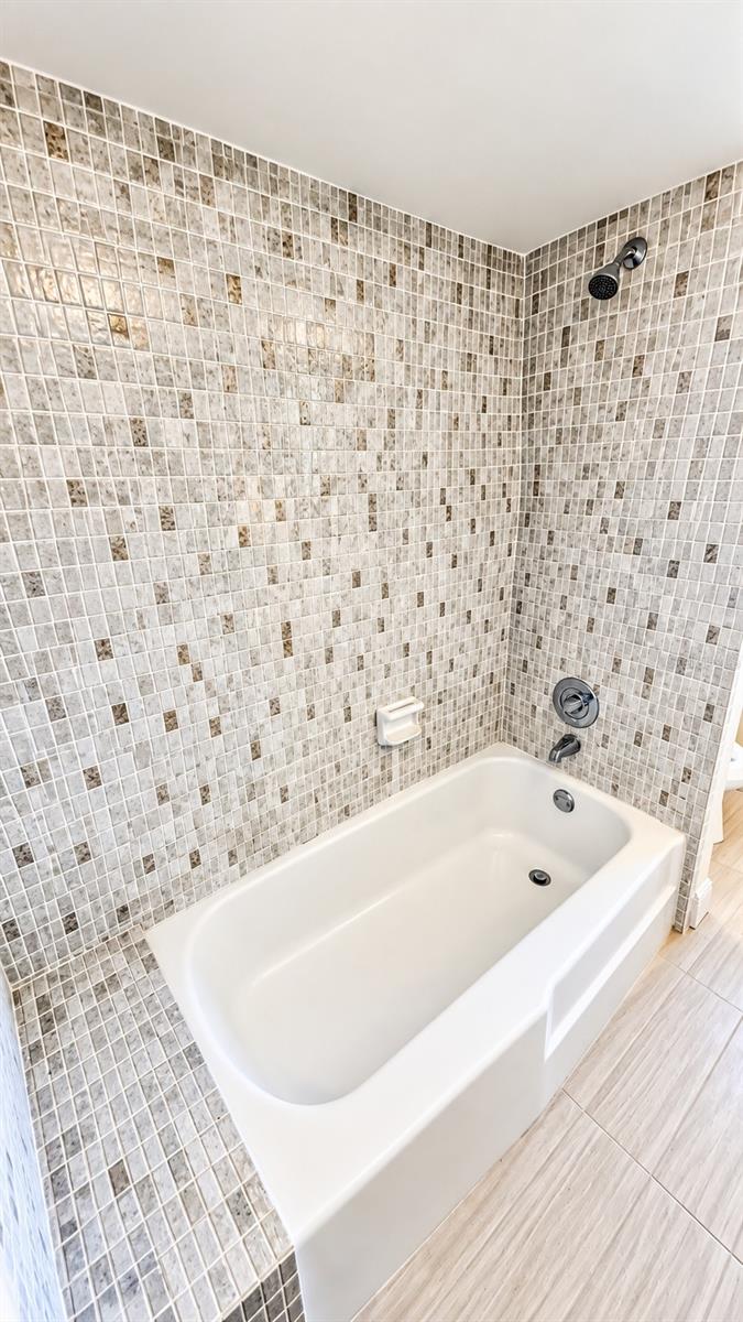 6219 HOLLYWOOD BLVD — photo 24