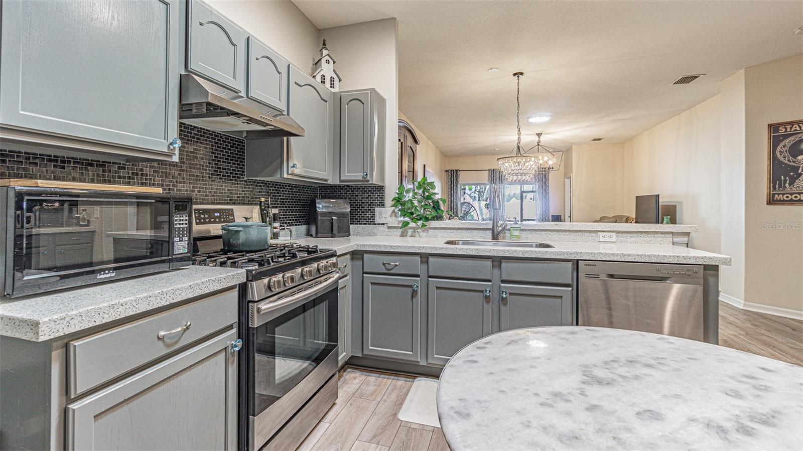 1123 BENSBROOKE DR — photo 15
