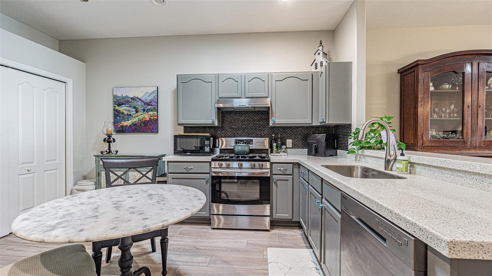 1123 BENSBROOKE DR — photo 13