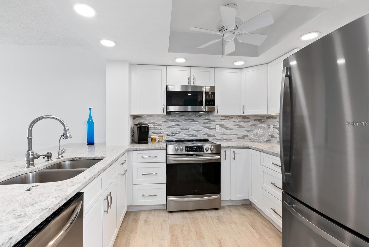 1250 N PORTOFINO DR #304 — photo 16