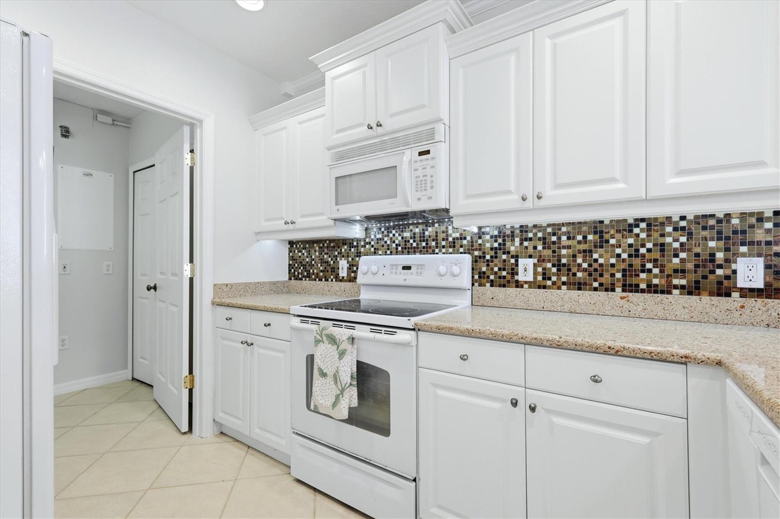 5619 SIMONTON ST — photo 12