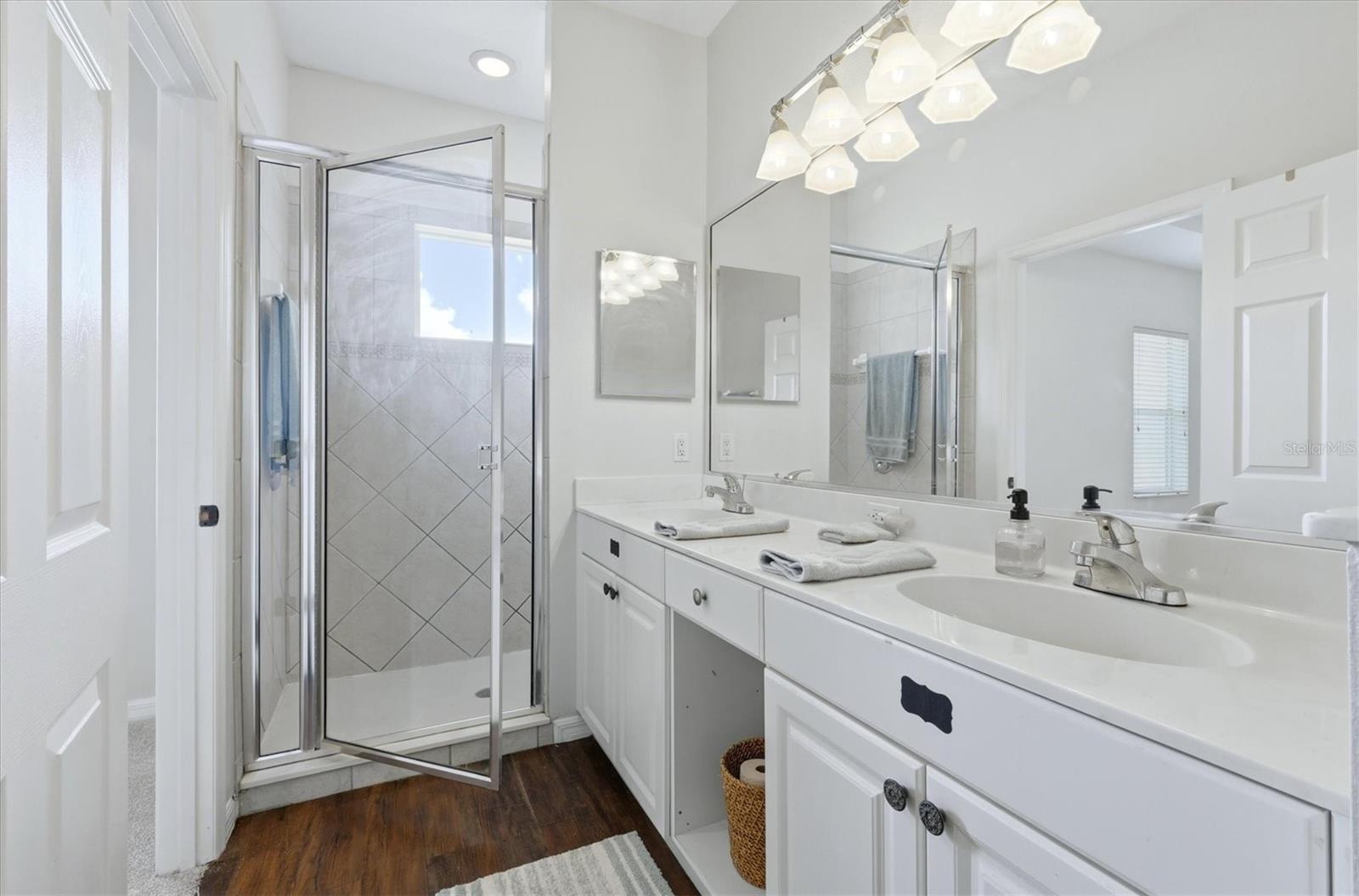 5619 SIMONTON ST — photo 24