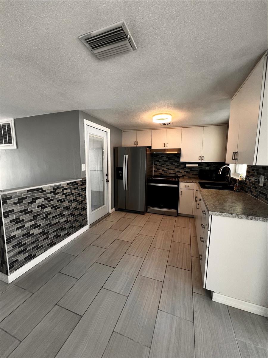 7417 STAR DUST DR — photo 4
