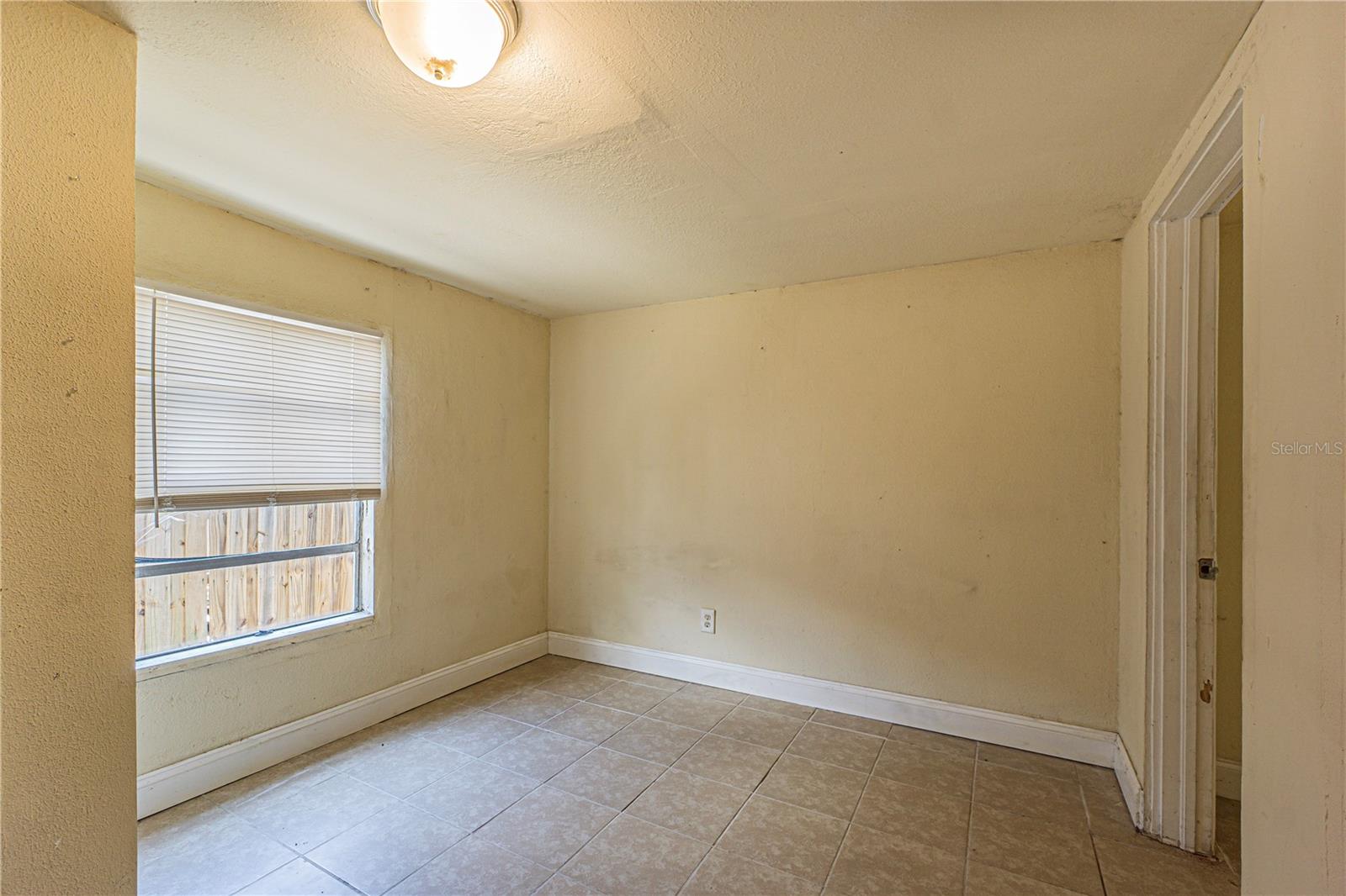 113 W HANLON ST — photo 8