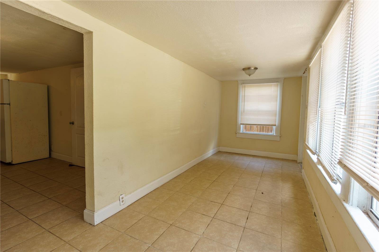 113 W HANLON ST — photo 5