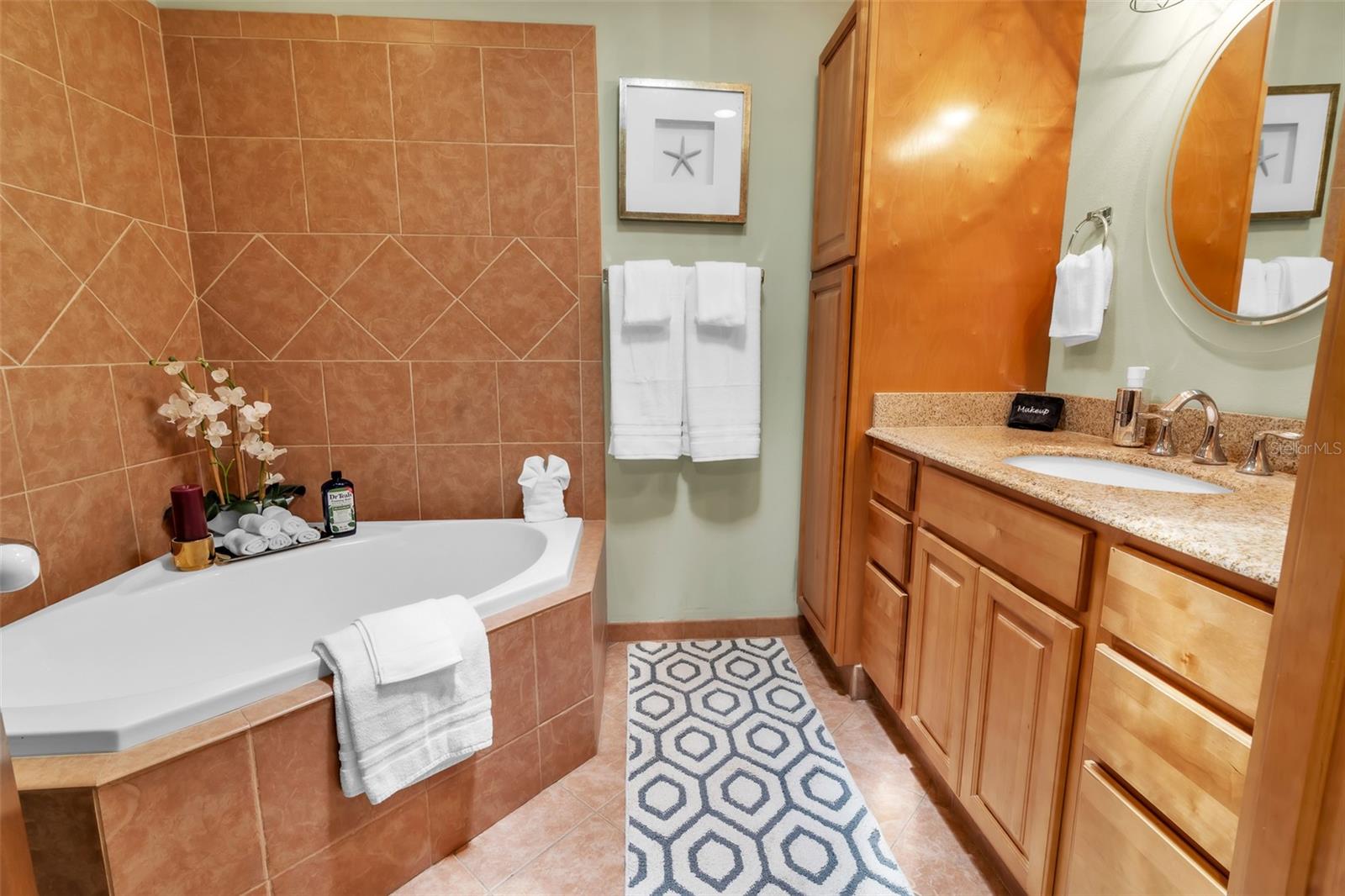 1488 LACONIA DR E — photo 22