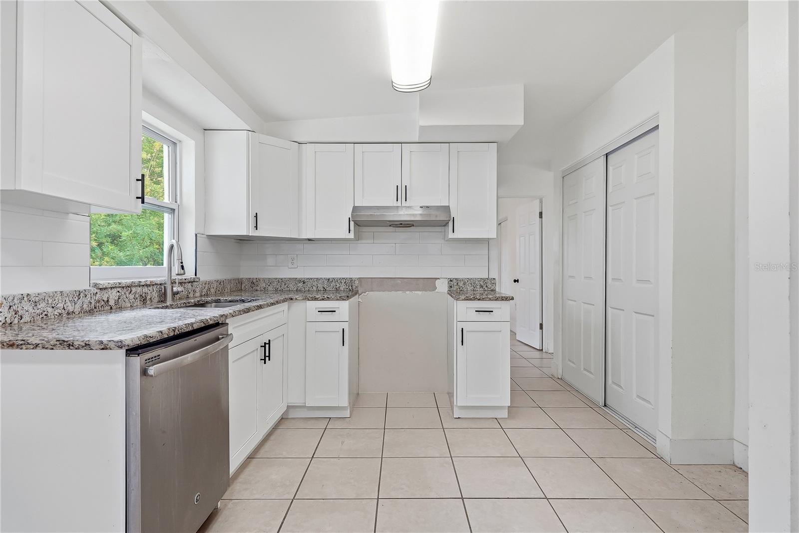 6639 SANDRA DR — photo 5