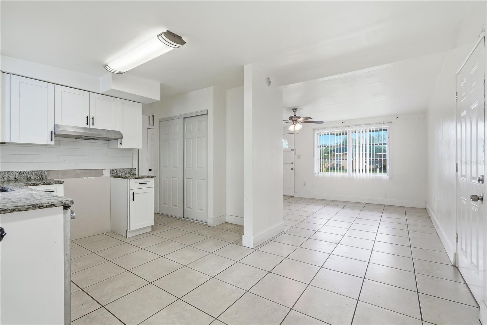 6639 SANDRA DR — photo 4