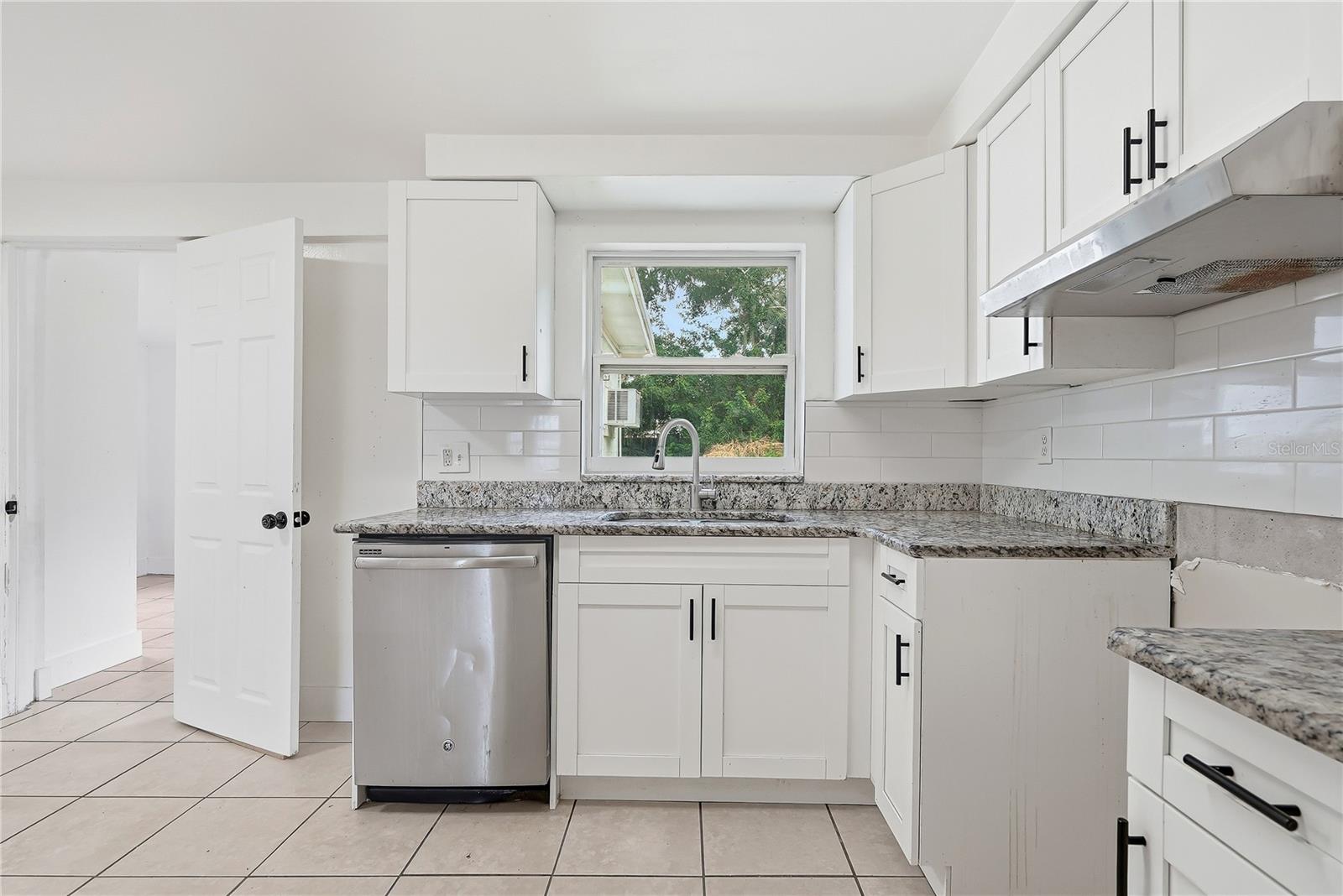 6639 SANDRA DR — photo 8