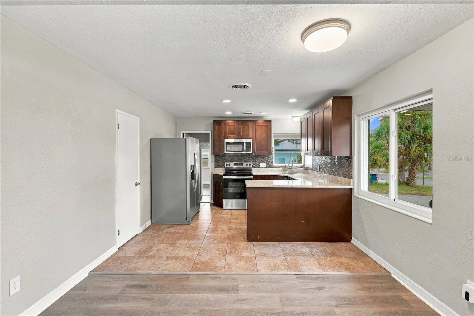 10719 CHEROKEE DR — photo 15