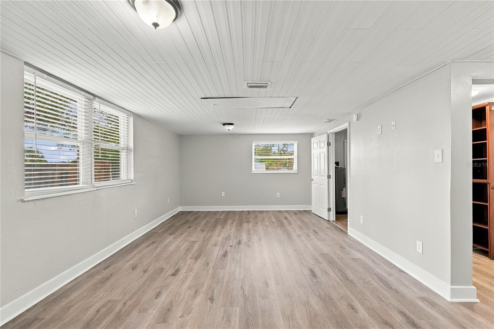 10719 CHEROKEE DR — photo 24