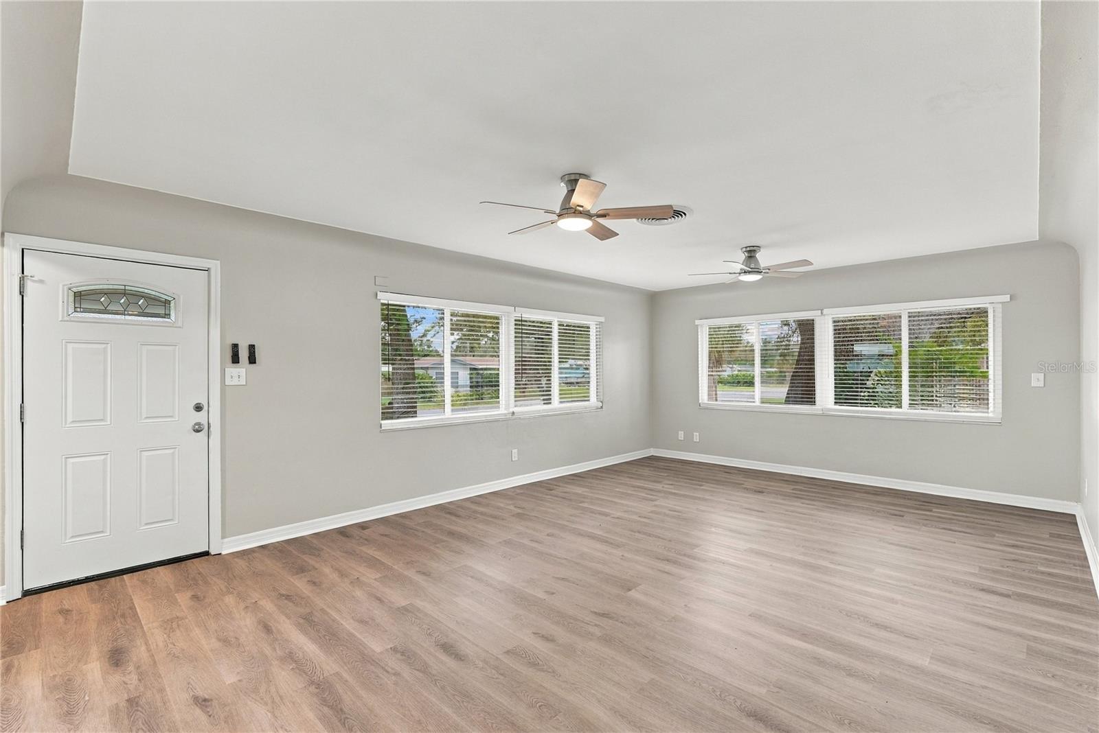 10719 CHEROKEE DR — photo 11