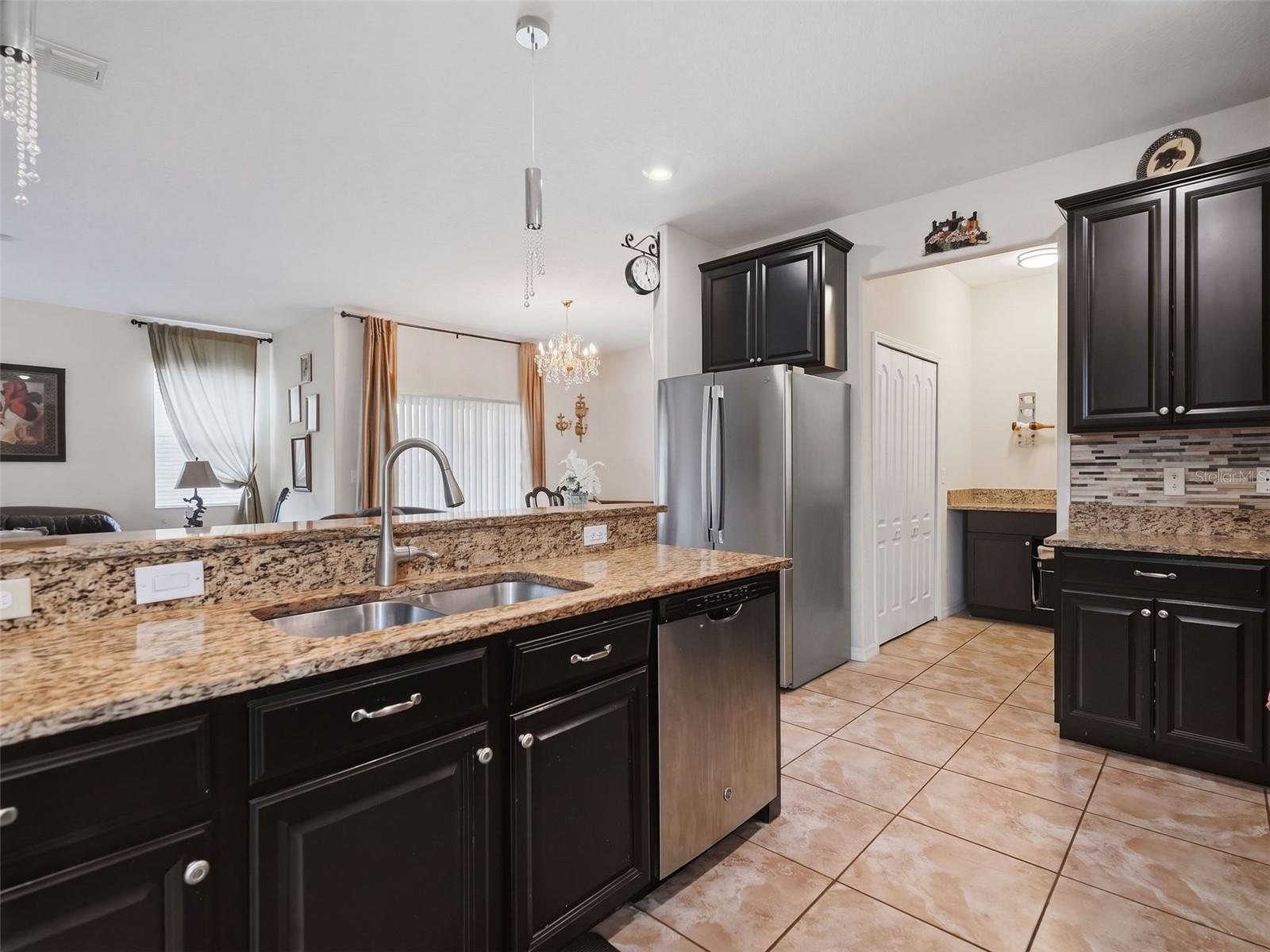 13808 CRATER CIR — photo 3