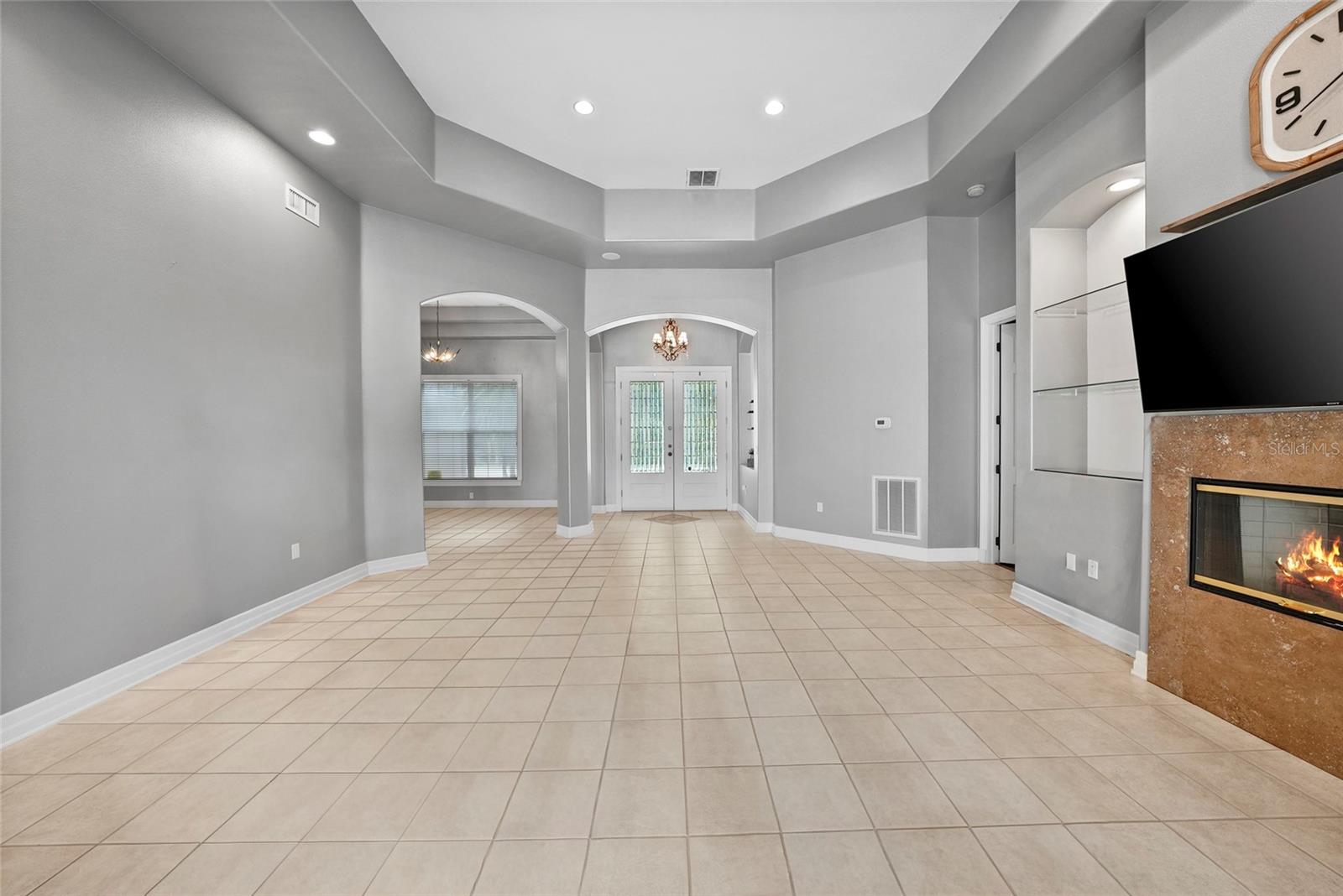 18823 WIMBLEDON CIR — photo 11