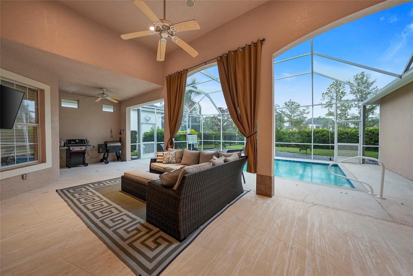 18823 WIMBLEDON CIR — photo 31