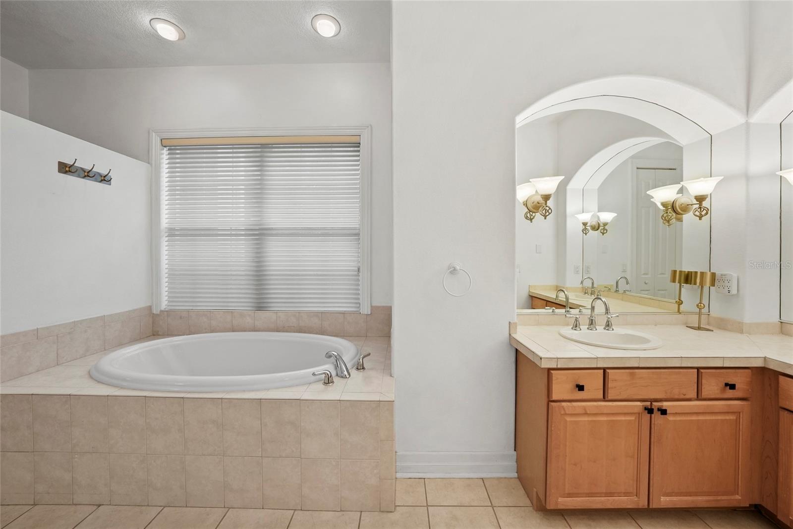 18823 WIMBLEDON CIR — photo 26