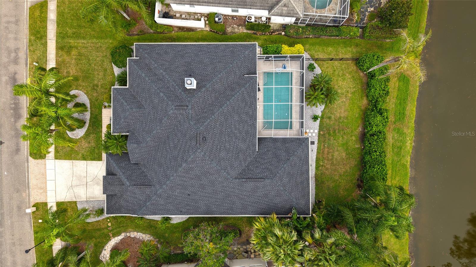 18823 WIMBLEDON CIR — photo 38
