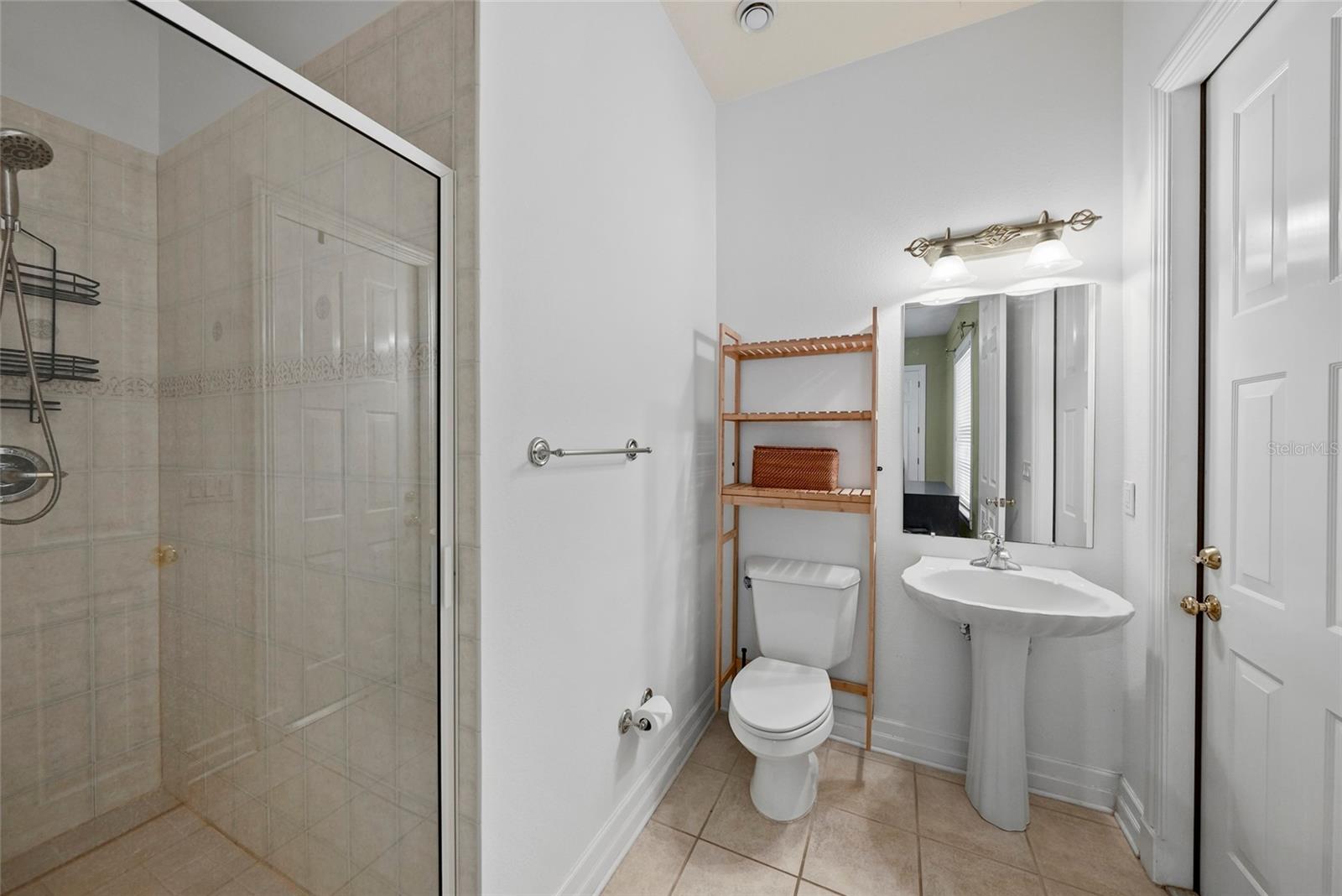 18823 WIMBLEDON CIR — photo 22