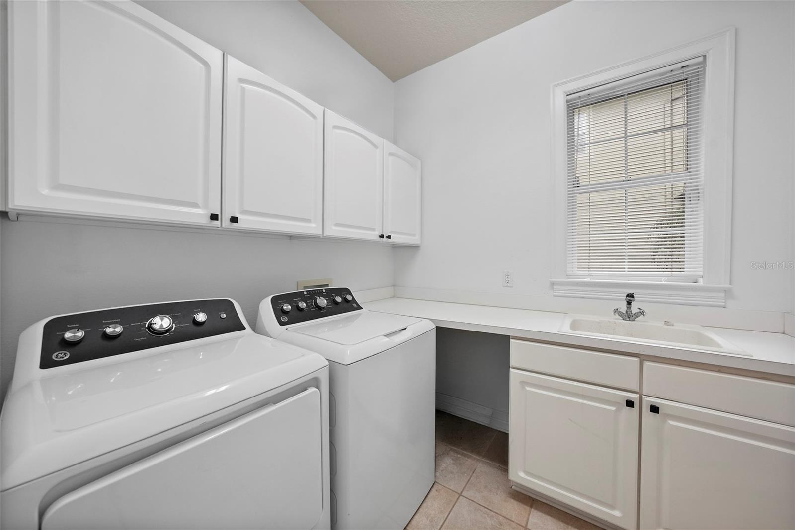18823 WIMBLEDON CIR — photo 29