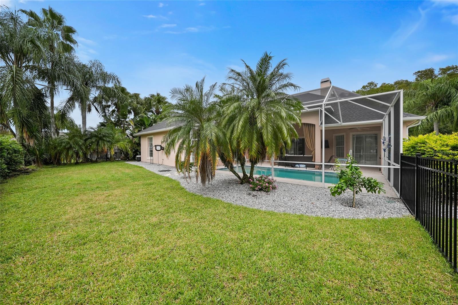 18823 WIMBLEDON CIR — photo 33