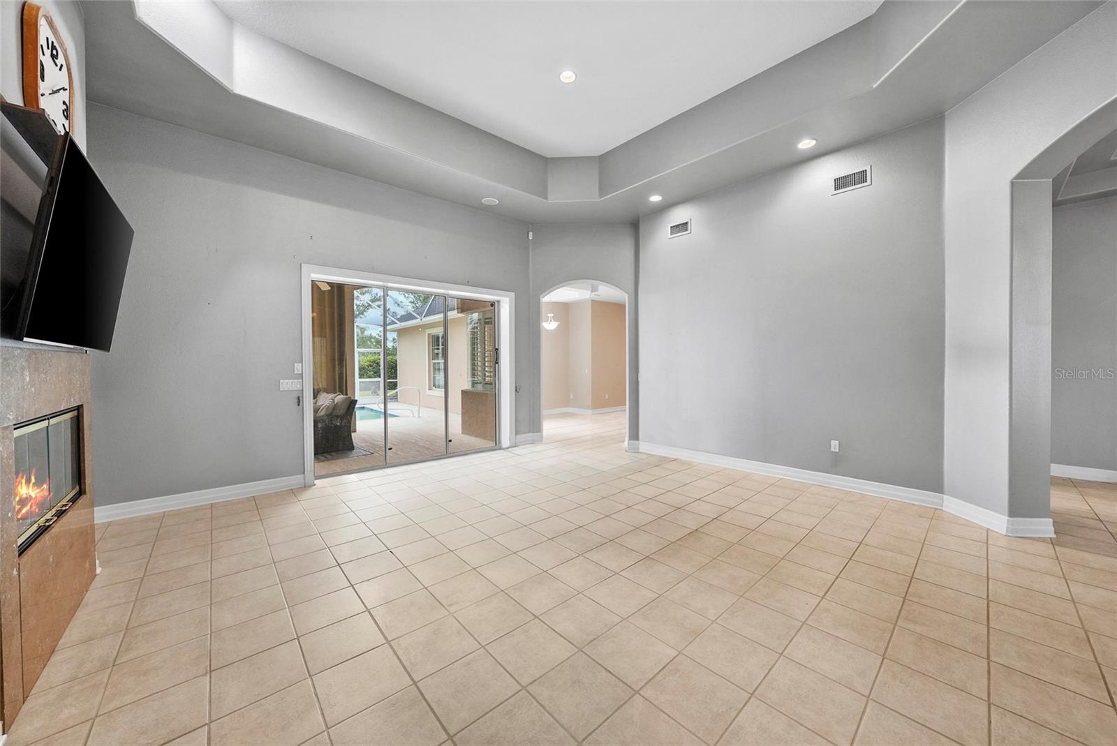 18823 WIMBLEDON CIR — photo 12
