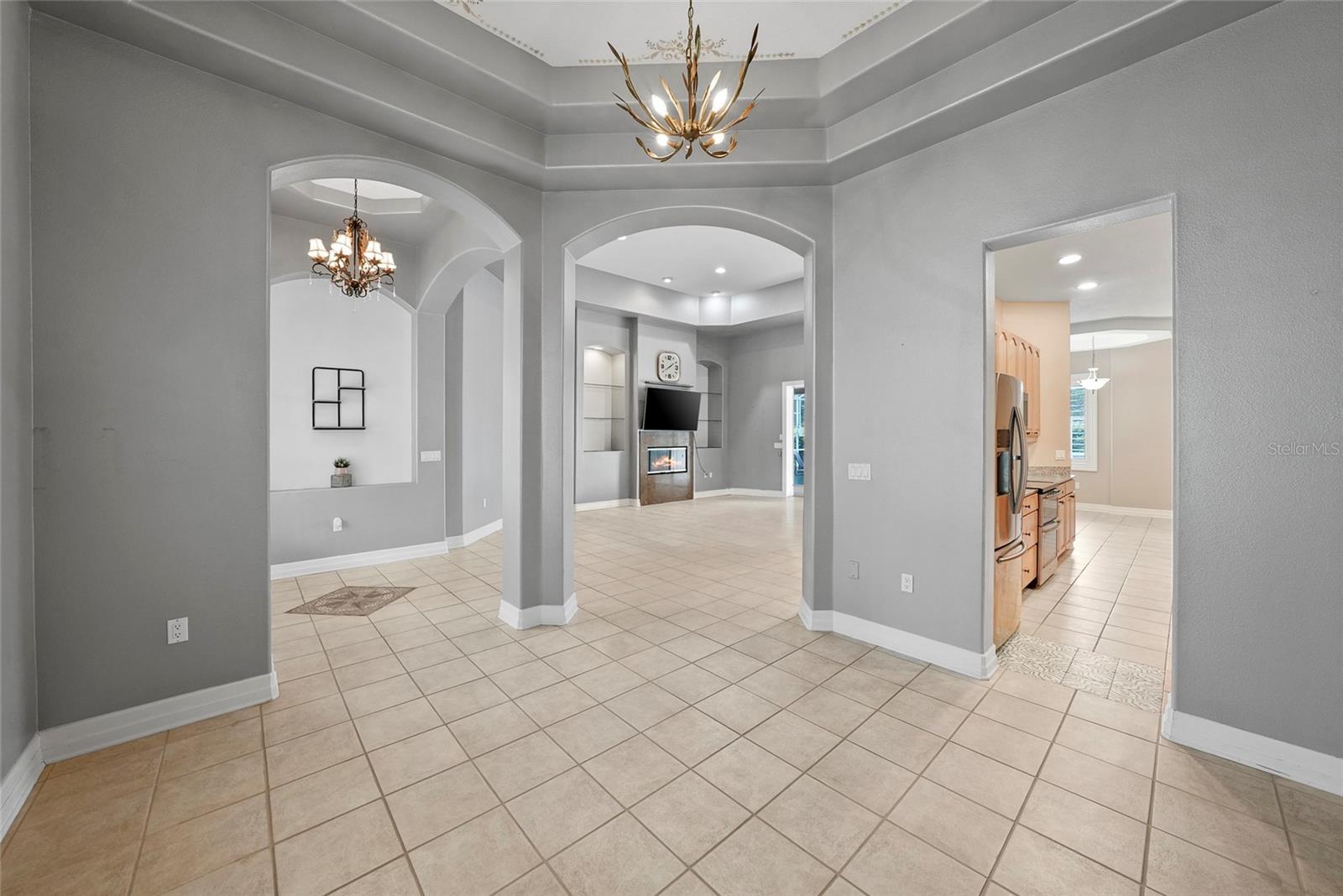 18823 WIMBLEDON CIR — photo 9
