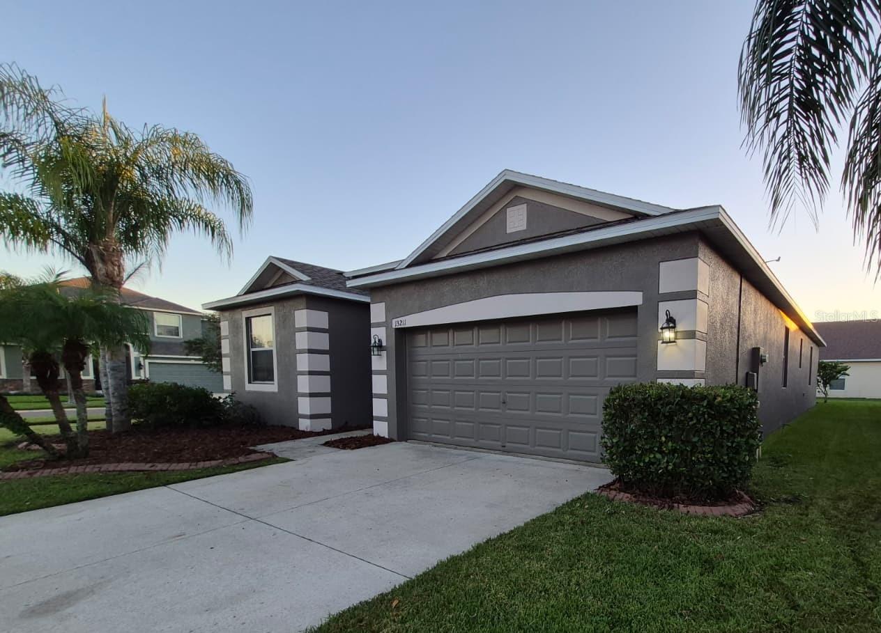 13211 ROYAL PINES AVE — photo 2