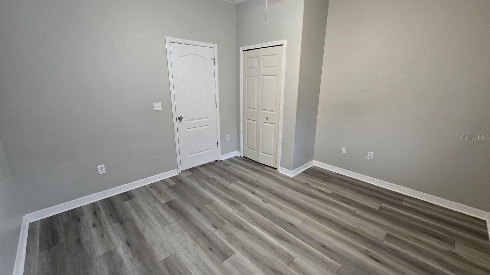 13211 ROYAL PINES AVE — photo 9