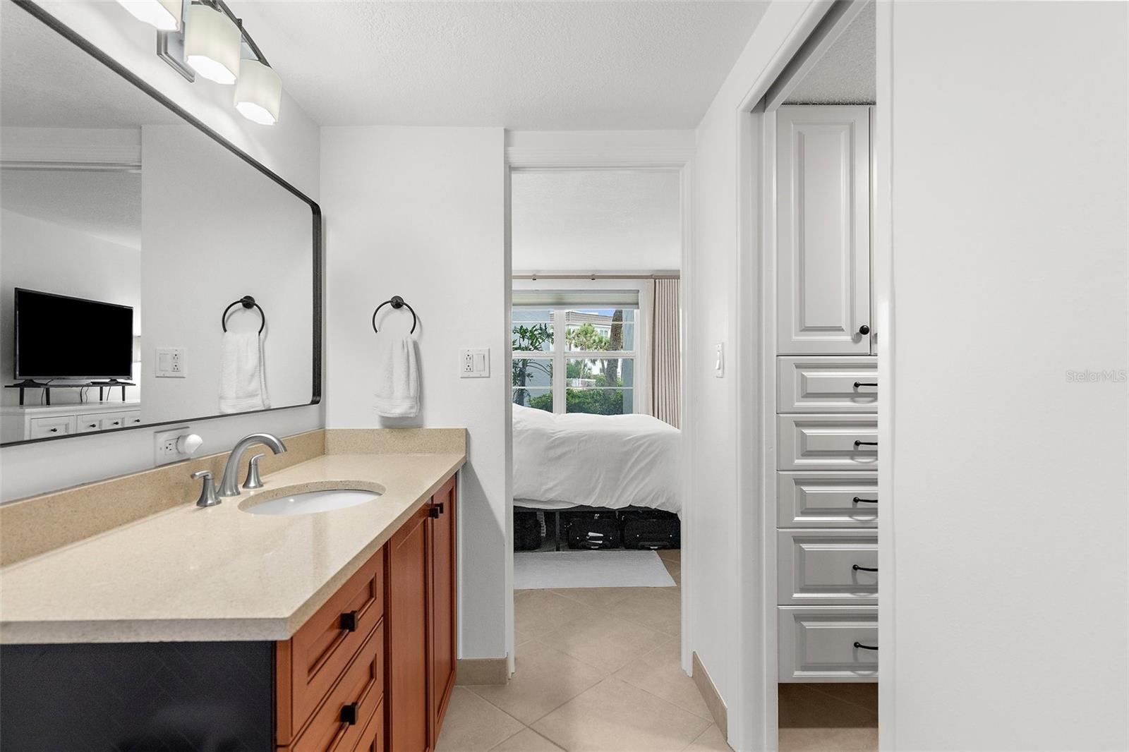 600 SUTTON PL #101B — photo 16