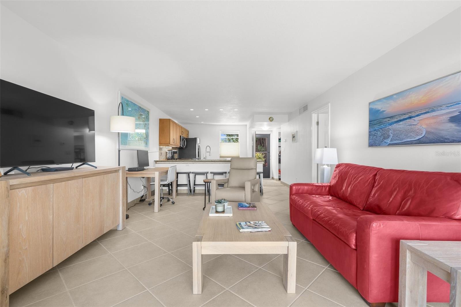 600 SUTTON PL #101B — photo 5