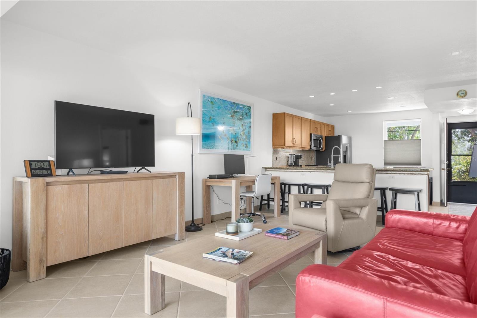600 SUTTON PL #101B — photo 8
