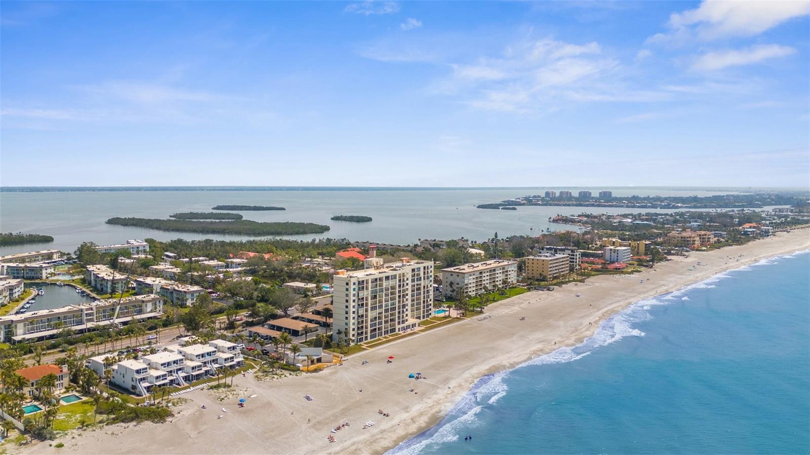 600 SUTTON PL #101B — photo 46