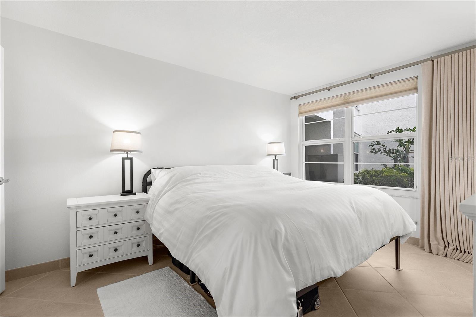 600 SUTTON PL #101B — photo 15