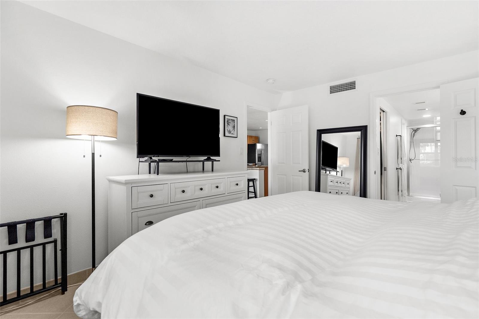 600 SUTTON PL #101B — photo 13