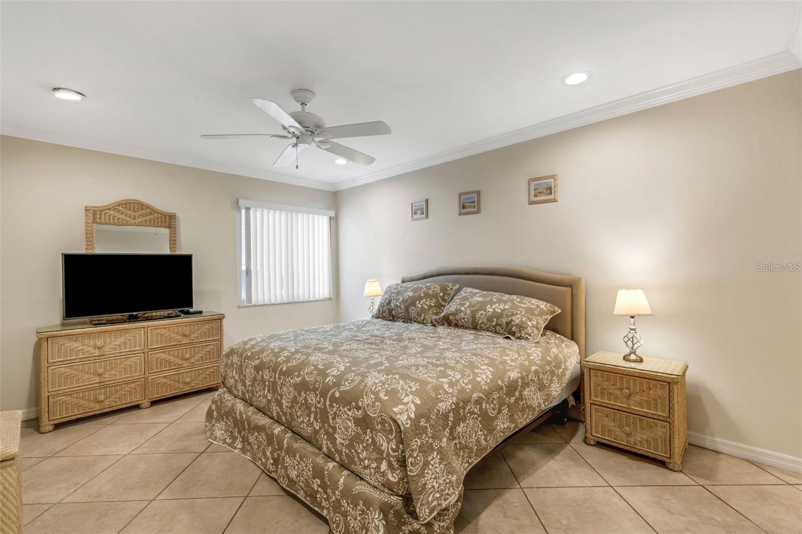 5661 MIDNIGHT PASS RD #401 — photo 16